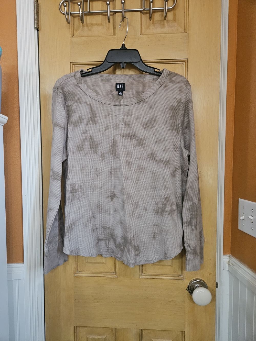 GAP Taupe Tie-Dye Long Sleeve Waffle Top